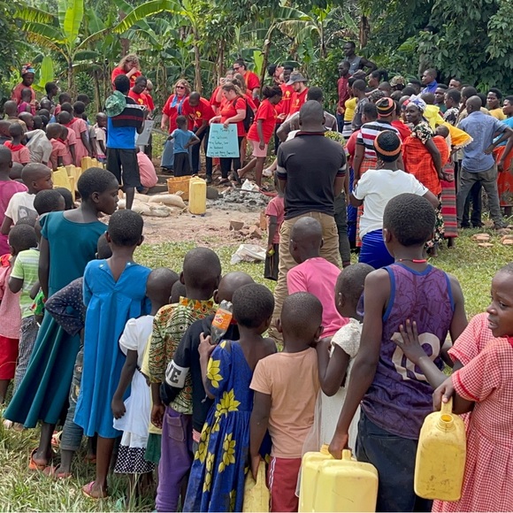 🙏 Meet your Posher, Coast2Coast Missions🌍 - Picture 6 of 14